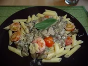 Geflügelleber in Salbeisauce mit Nudeln - Rezept