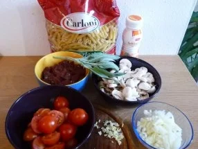 Geflügelleber in Salbeisauce mit Nudeln - Rezept - Bild Nr. 2