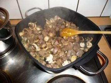 Geflügelleber in Salbeisauce mit Nudeln - Rezept - Bild Nr. 3