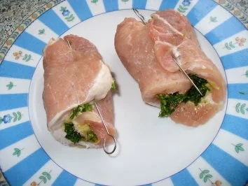 gefüllte Schweinsröllchen, Semmelknödel und Mischgemüse - Rezept - Bild Nr. 11