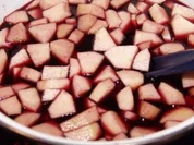 Rezept: Fliederbeersuppe mit Klรถรchen Fliederbeersuppe mit Klรถรchen - Rezept