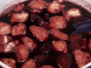 Fliederbeersuppe mit Klößchen - Rezept - Bild Nr. 4