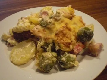 Rezept: Rosenkohl-Kartoffel-Kasseler-Auflauf Bild Nr. 2 Rosenkohl-Kartoffel-Kasseler-Auflauf - Rezept - Bild Nr. 2