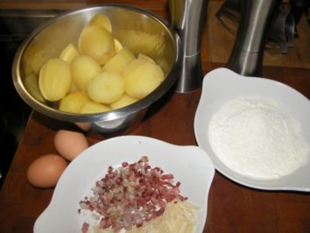 Zweierlei von Ente mit Kartoffelsoufflé und Fingermöhren - Rezept - Bild Nr. 5