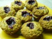 Haselnuß-Muffins mit Preiselbeeren - Rezept