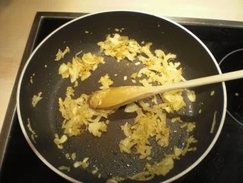 Rezept: Erbsen-Thaicurry-Suppe mit Minzschaum Bild Nr. 2 Erbsen-Thaicurry-Suppe mit Minzschaum - Rezept - Bild Nr. 2