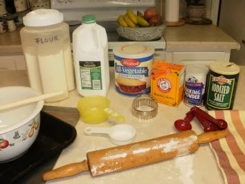 Rezept: Biscuits-Buttermilch Amerikanische Biscuits - Diese werden serviert mit allen Essen und auch wie Broetchen - MIt Bild eingestellt Bild Nr. 2 Biscuits-Buttermilch Amerikanische Biscuits - Diese werden serviert mit allen Essen und auch wie Broetchen - MIt Bild eingestellt - Rezept - Bild Nr. 2