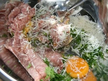 Rezept: Kalbsrouladen mit Rosmarinkartoffeln Bild Nr. 5 Kalbsrouladen mit Rosmarinkartoffeln - Rezept - Bild Nr. 5