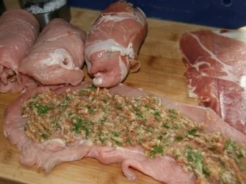 Rezept: Kalbsrouladen mit Rosmarinkartoffeln Bild Nr. 6 Kalbsrouladen mit Rosmarinkartoffeln - Rezept - Bild Nr. 6