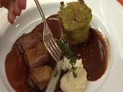 Wildentenbrust mit Cassissoße, Selleriemus und Kartoffeltopfkuchen - Rezept