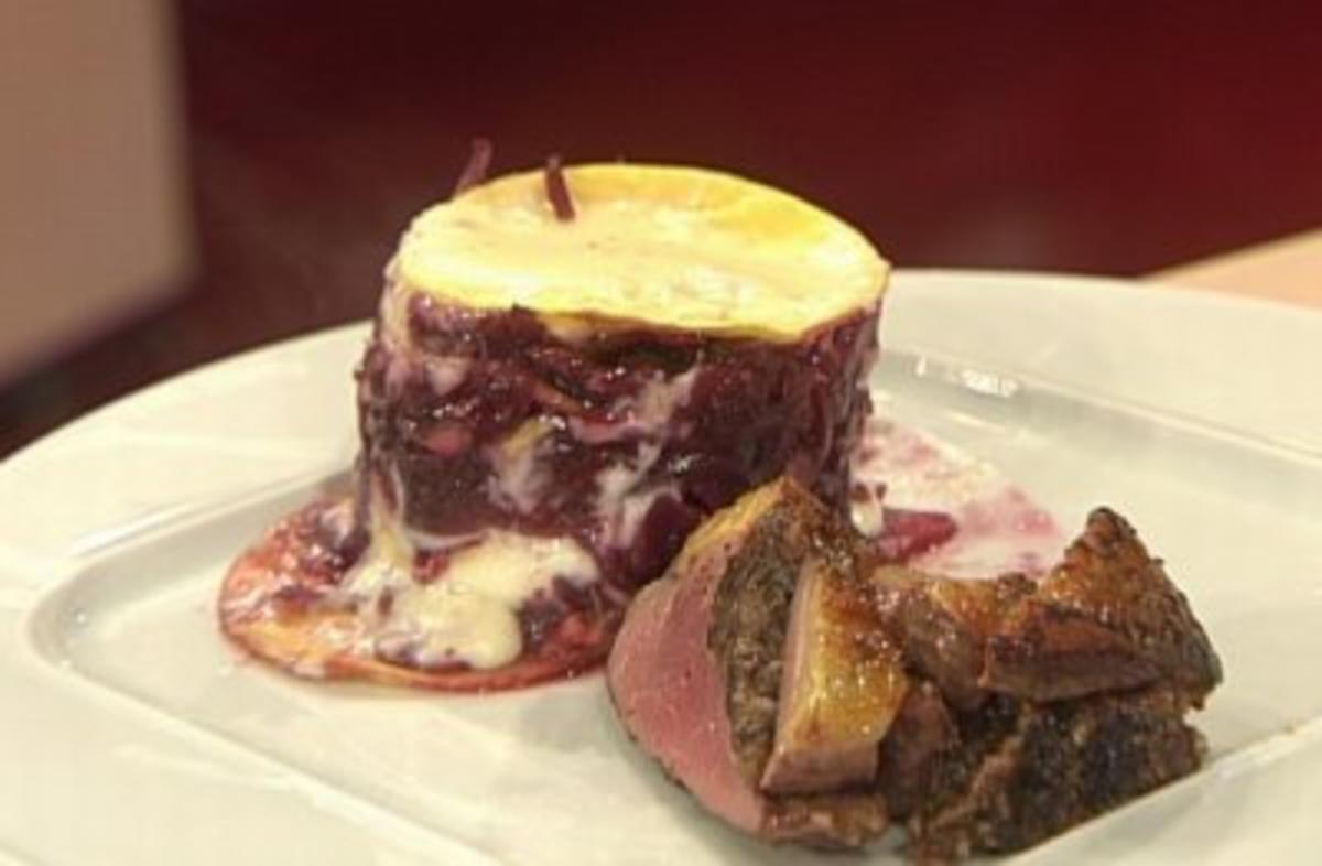 Gefüllte Entenbrust mit Rotkraut-Lasagne a la Henssler - Rezept