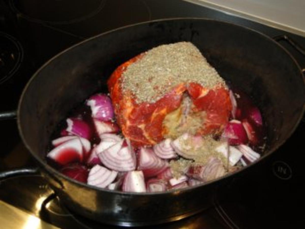 Rollbraten gefüllt mit Knödelteig in Rotwein Steinpilzsauce Bilder sind ...