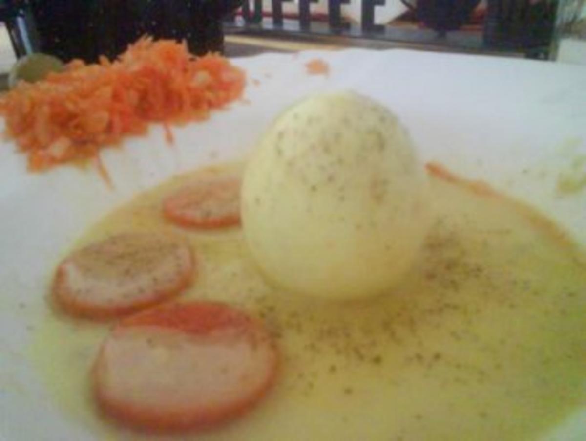 Eier mit Senfsauce, karamelisierten Möhren und Apfel-Möhren-Salat - Rezept - Bild Nr. 2