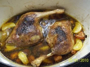 Aus dem Backofen - Geschmorte Entenkeule mit Orangen-Mandarinsoße  ♥ ♥ ♥ - Rezept