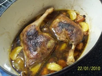 Aus dem Backofen - Geschmorte Entenkeule mit Orangen-Mandarinsoße  ♥ ♥ ♥ - Rezept - Bild Nr. 2