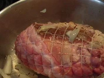 Spanferkelrollbraten an Balsamico-Linsen - Rezept - Bild Nr. 3