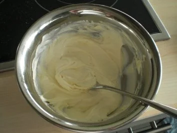 Rezept: Garnelen-Zitrus-Salat mit Sauerrahmmousse und Orangen-Chili-Gelee Bild Nr. 6 Garnelen-Zitrus-Salat mit Sauerrahmmousse und Orangen-Chili-Gelee - Rezept - Bild Nr. 6