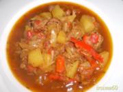 Feuriger Weißkohltopf mit Gulasch - Rezept