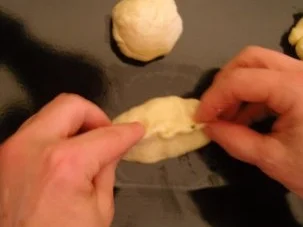 Gefüllte Teigtaschen (Pogaca) - Rezept - Bild Nr. 5