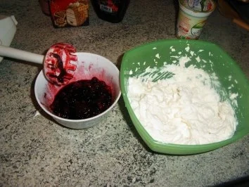 Rezept: Dreifarben-Dessert Bild Nr. 3 Dreifarben-Dessert - Rezept - Bild Nr. 3