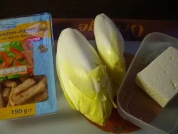 Rezept: Chicoreesalat mit Hähnchenstreifen Bild Nr. 2 Chicoreesalat mit Hähnchenstreifen - Rezept - Bild Nr. 2