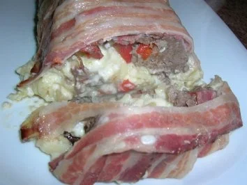 Hackfleischrolle Sorpresa - Der Rollbraten hält im Inneren eine Überraschung bereit und er ist sehr lecker- - Rezept - Bild Nr. 2
