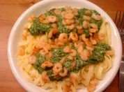 Pasta mit Spinatsauce und Scampis - Rezept
