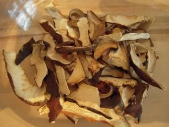 Rezept: Kartoffelsuppe mit getrockneten Steinpilzen Bild Nr. 5 Kartoffelsuppe mit getrockneten Steinpilzen - Rezept - Bild Nr. 5