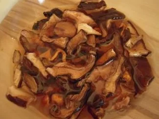 Rezept: Kartoffelsuppe mit getrockneten Steinpilzen Bild Nr. 6 Kartoffelsuppe mit getrockneten Steinpilzen - Rezept - Bild Nr. 6