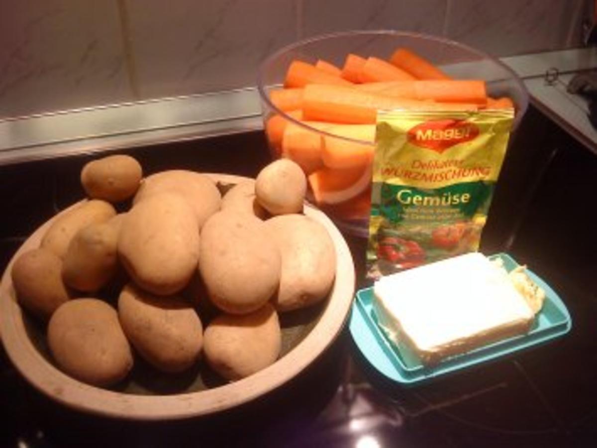 Möhren und Kartoffeln untereinander mit Frikadellen - Rezept - Bild Nr. 2