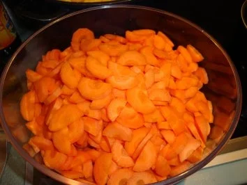 Möhren und Kartoffeln untereinander mit Frikadellen - Rezept - Bild Nr. 4