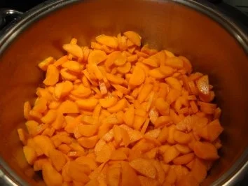 Möhren und Kartoffeln untereinander mit Frikadellen - Rezept - Bild Nr. 6