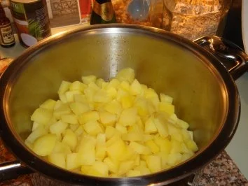 Möhren und Kartoffeln untereinander mit Frikadellen - Rezept - Bild Nr. 8