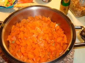 Möhren und Kartoffeln untereinander mit Frikadellen - Rezept - Bild Nr. 9