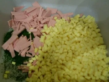 Rezept: Käse-Wurst-Salat Bild Nr. 2 Käse-Wurst-Salat - Rezept - Bild Nr. 2