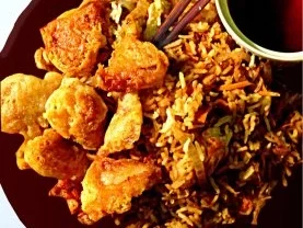 Rezept: Chinesischer Eierreis mit was-du-willst in Bierteig & suß-saurem Dip Chinesischer Eierreis mit was-du-willst in Bierteig & suß-saurem Dip - Rezept