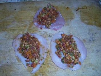 Mit  Schinken & Gemüse gefüllte Hühnerbrust an Bohnen - Ananasgemüse - Rezept - Bild Nr. 9