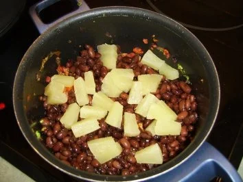 Mit  Schinken & Gemüse gefüllte Hühnerbrust an Bohnen - Ananasgemüse - Rezept - Bild Nr. 12