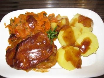 Rezept: Minutenschnitzel mit Möhrengemüse und Kartoffeln Minutenschnitzel mit Möhrengemüse und Kartoffeln - Rezept