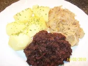 Blutwurst mit Sauerkraut u.Salzkartoffeln - Rezept