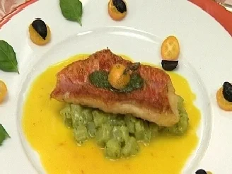 Rotbarbenfilet mit Kartoffel-Salat und Orangenblüten-Noilly-Prat-Soße - Rezept - Bild Nr. 9