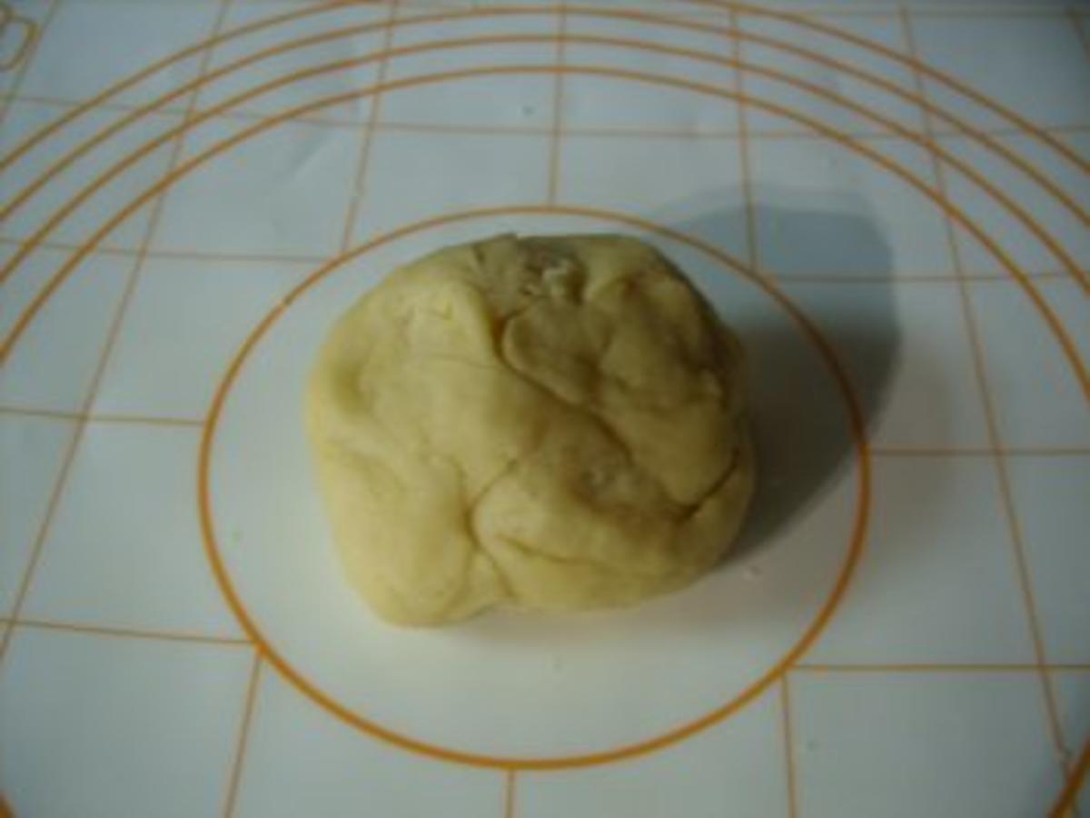 Ravioli mit scharfer Füllung und Tomatensoße - einfach - von kuechenschelle Ravioli mit scharfer Füllung und Tomatensoße - einfach - von kuechenschelle