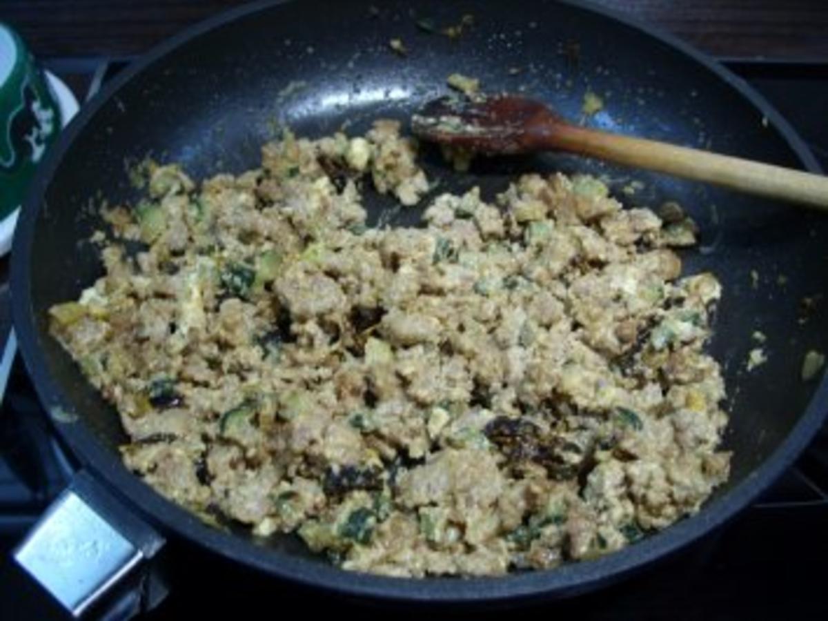 Ravioli mit scharfer Füllung und Tomatensoße - einfach - von kuechenschelle Ravioli mit scharfer Füllung und Tomatensoße - einfach - von kuechenschelle