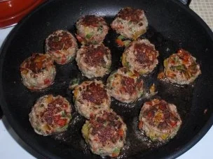 Rezept: Gemüse-Hackbällchen auf Tomatenbett und Bratkartoffeln Bild Nr. 5 Gemüse-Hackbällchen auf Tomatenbett und Bratkartoffeln - Rezept - Bild Nr. 5