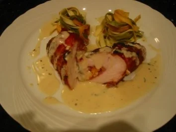 Hühnchen-Gourmetröllchen an Salbeisauce - Rezept