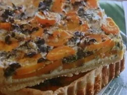 AUFLAUF: Möhrenquiche mit Salbei - Rezept