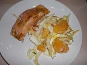 Rezept: Lachs mit Mandarinen und Fenchel im Ofen gegart Lachs mit Mandarinen und Fenchel im Ofen gegart - Rezept