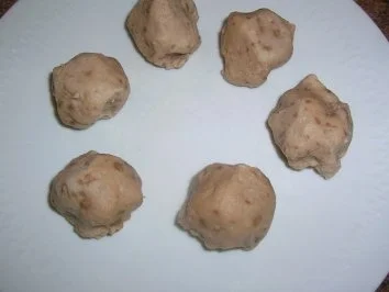 Walnussknödel mit Walnussbutter - ich habe sie zu meinem Hirschfilet serviert - - Rezept - Bild Nr. 3