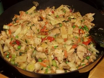 Rezept: KOKOS-CURRY-HÜHNCHEN Bild Nr. 3 KOKOS-CURRY-HÜHNCHEN - Rezept - Bild Nr. 3