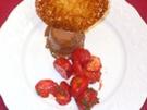 Schokoladenparfait mit Orangentuiles und marinierten Erdbeeren - Rezept